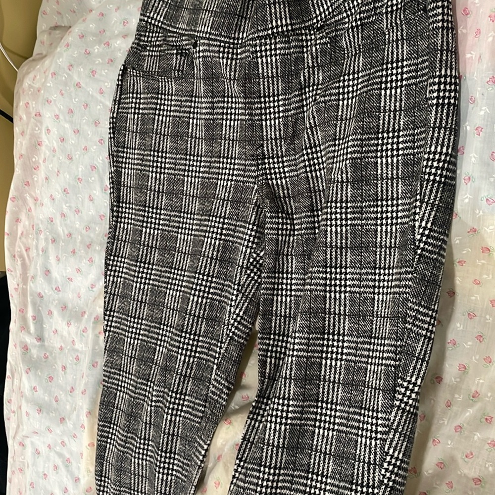 Leggings from "Seven7"
